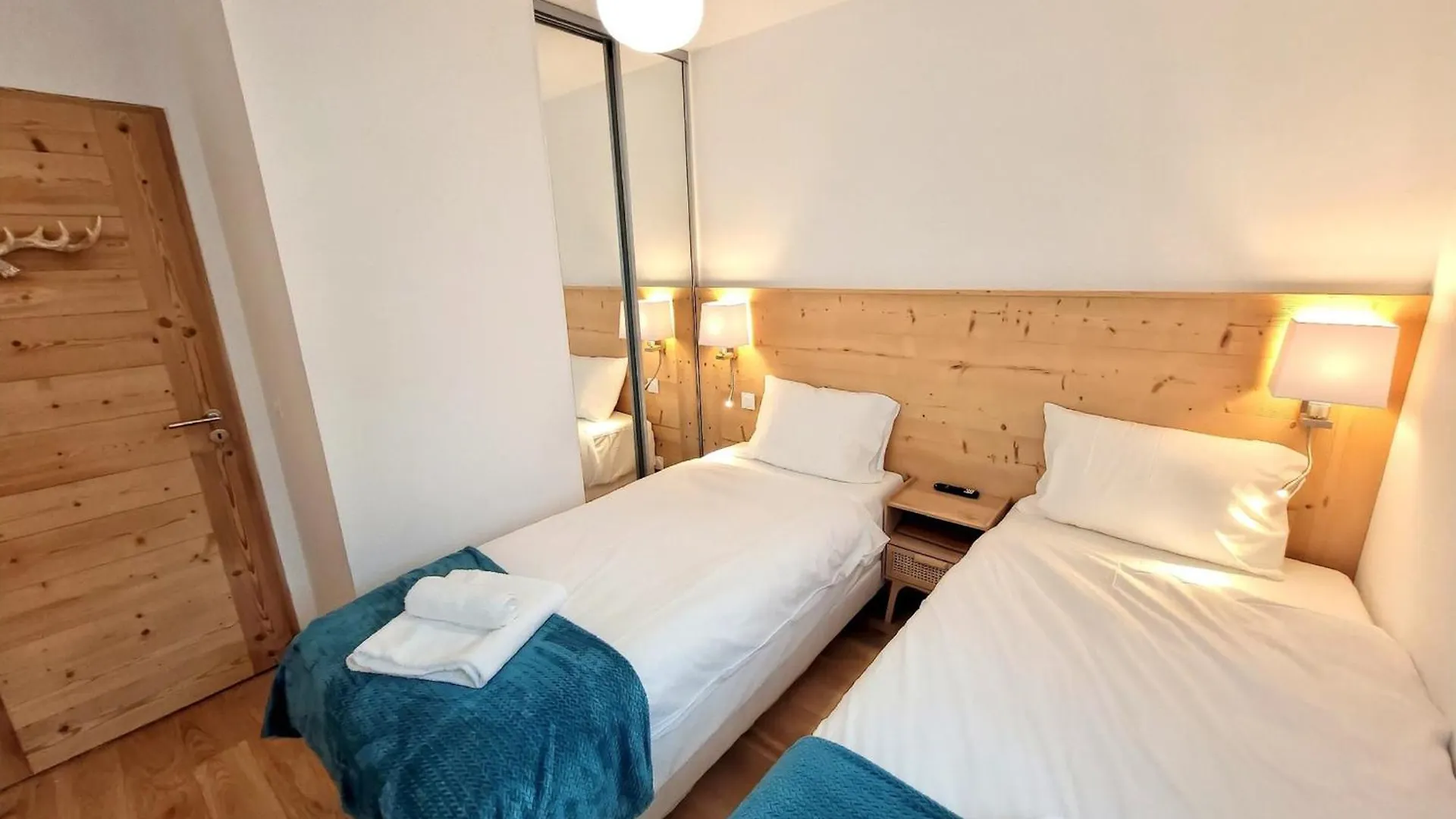 Les Gets - Appartement Moderne Avec Grande Terrasse, Parking Et 2 Chambres - Fr-1-598-185 0*, Les Gets