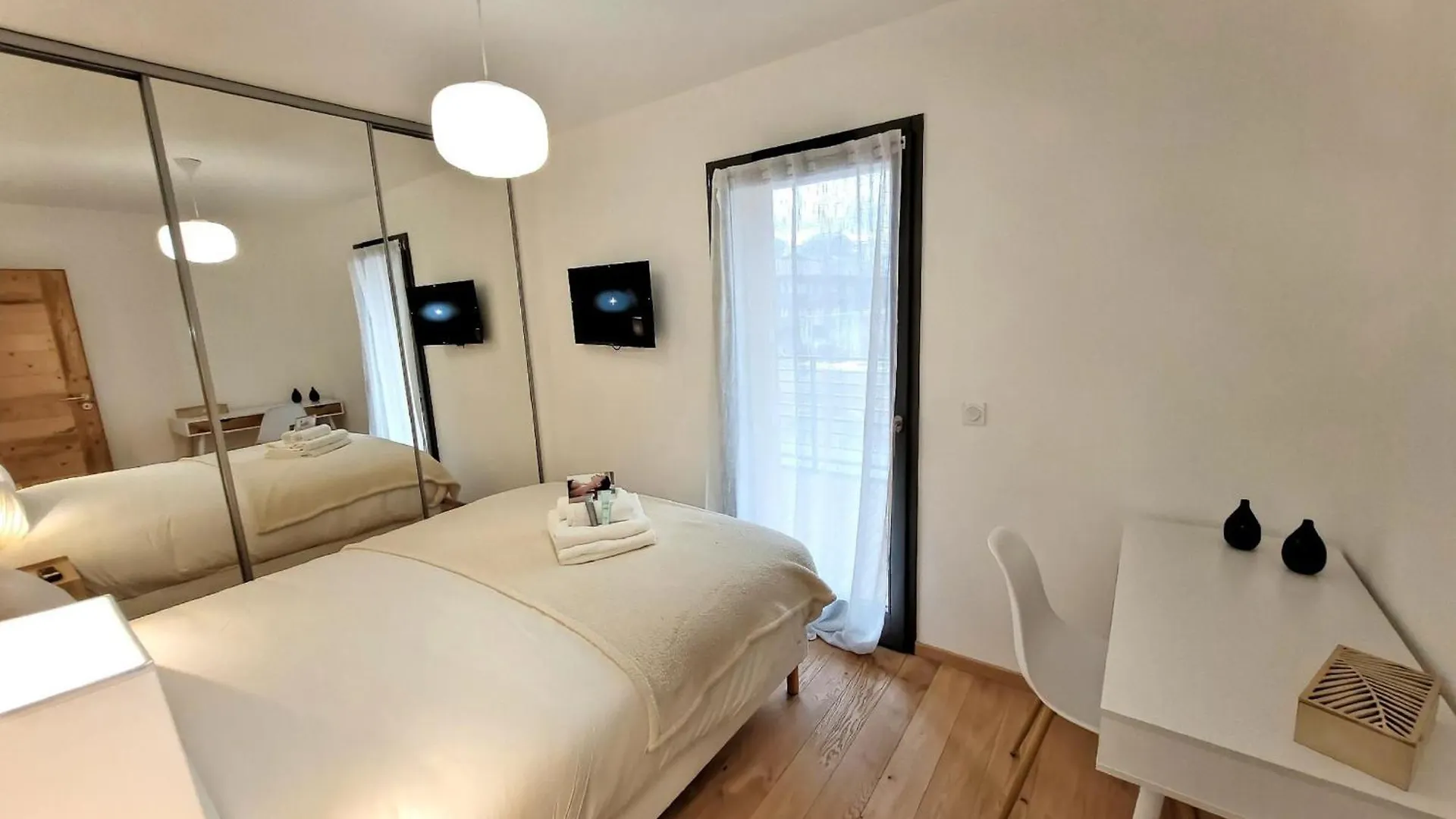 Les Gets - Appartement Moderne Avec Grande Terrasse, Parking Et 2 Chambres - Fr-1-598-185 Apartment