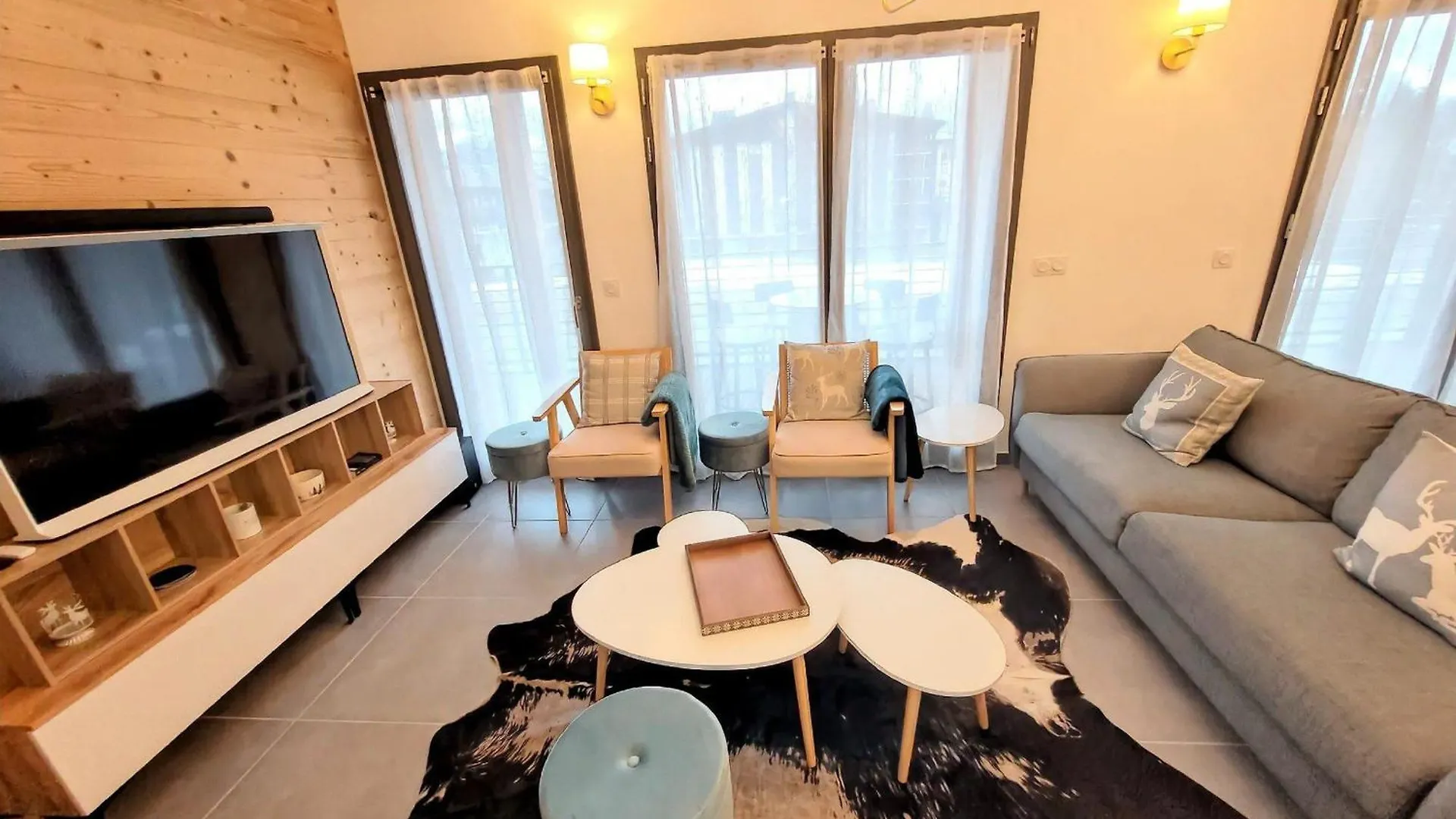 Apartment Les Gets - Appartement Moderne Avec Grande Terrasse, Parking Et 2 Chambres - Fr-1-598-185